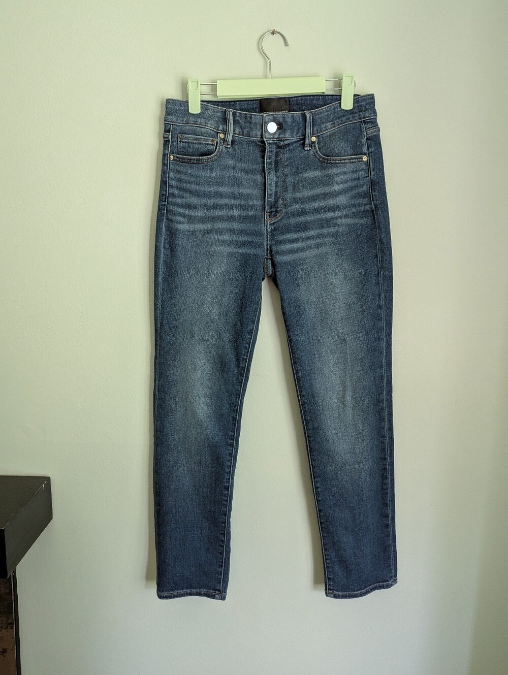 White House Black Market Mid-Rise Slim Everyday Soft Jeans Women's 2 Short